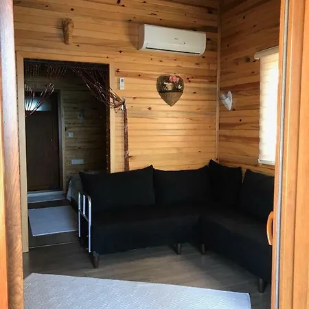 Adam's Bungalows&camping *